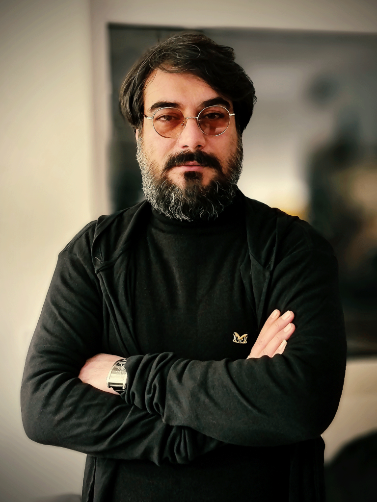 رضا عباسی، نویسنده و کارگردان